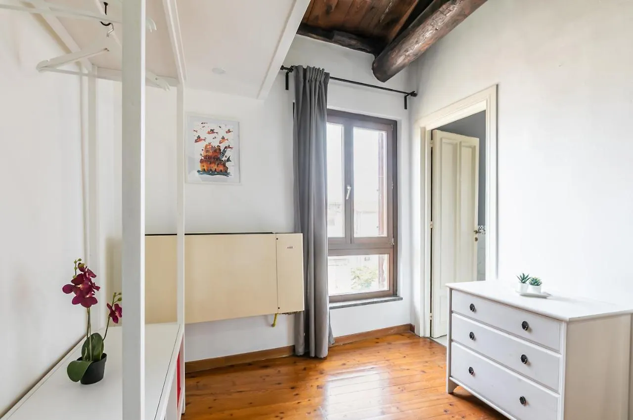 Vucciria Central Flat With Small Terrace Palermo Apartment